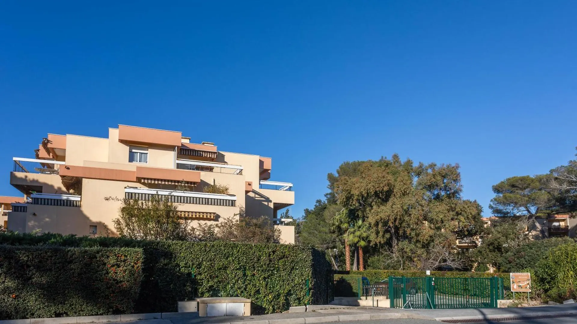 Appartement Boulouris Saint-Raphael  Apartment Saint-Raphael (Var)